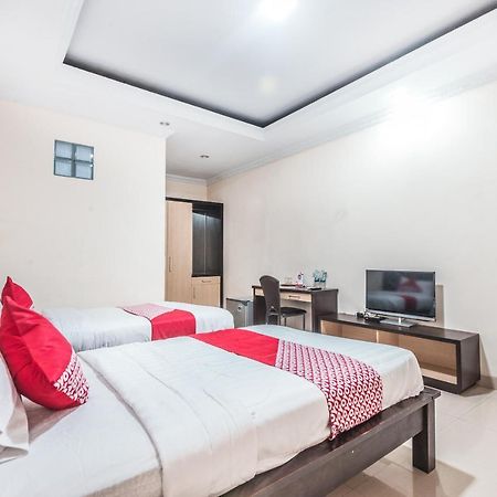 ג'קרטה Oyo 1667 Wisma Lux Barkah מראה חיצוני תמונה