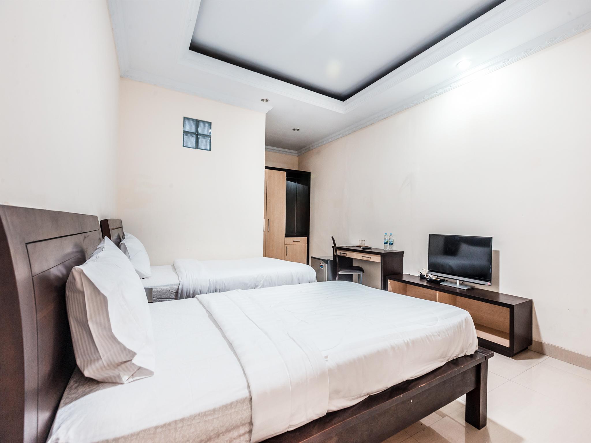 ג'קרטה Oyo 1667 Wisma Lux Barkah מראה חיצוני תמונה