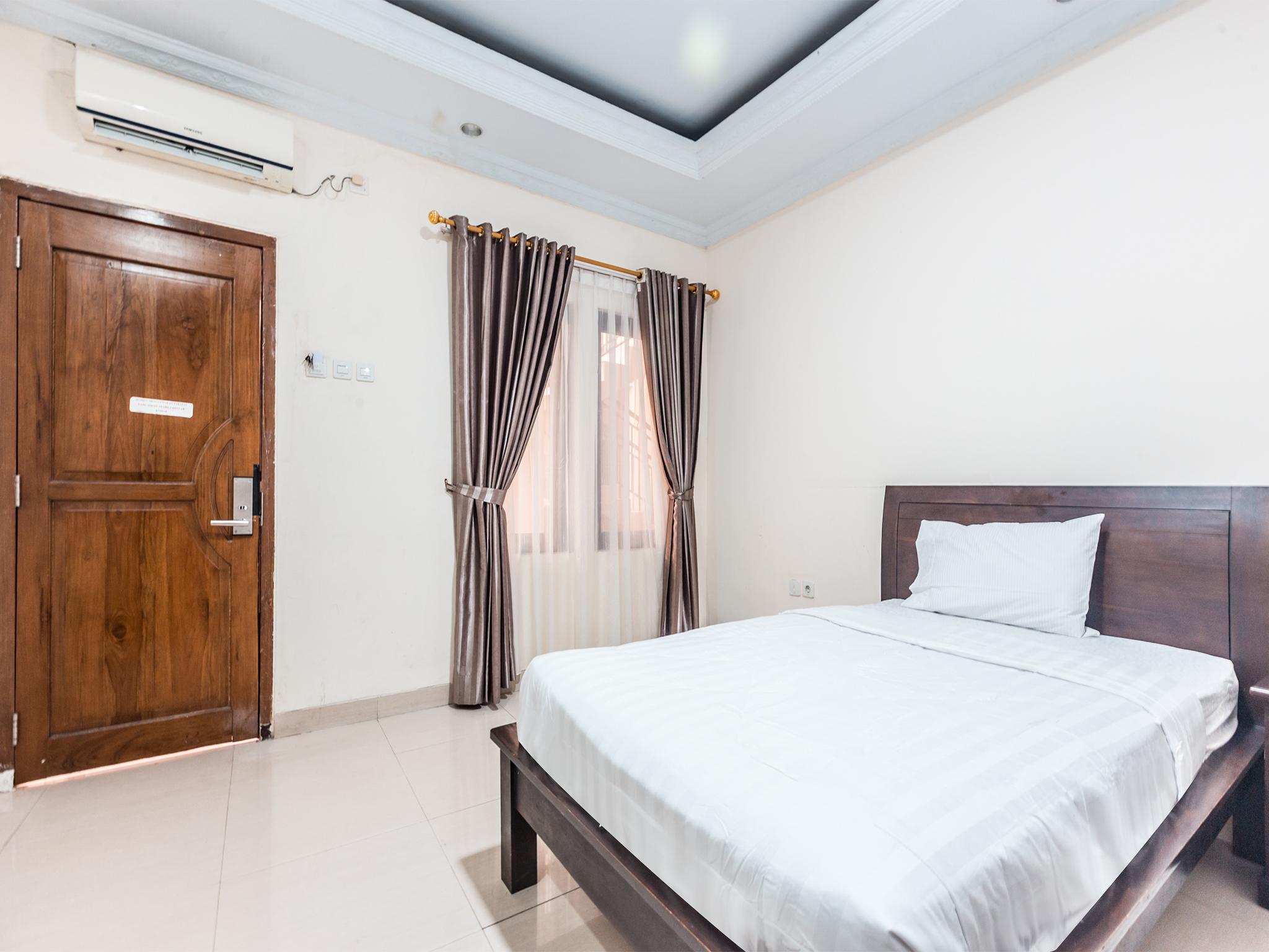ג'קרטה Oyo 1667 Wisma Lux Barkah מראה חיצוני תמונה