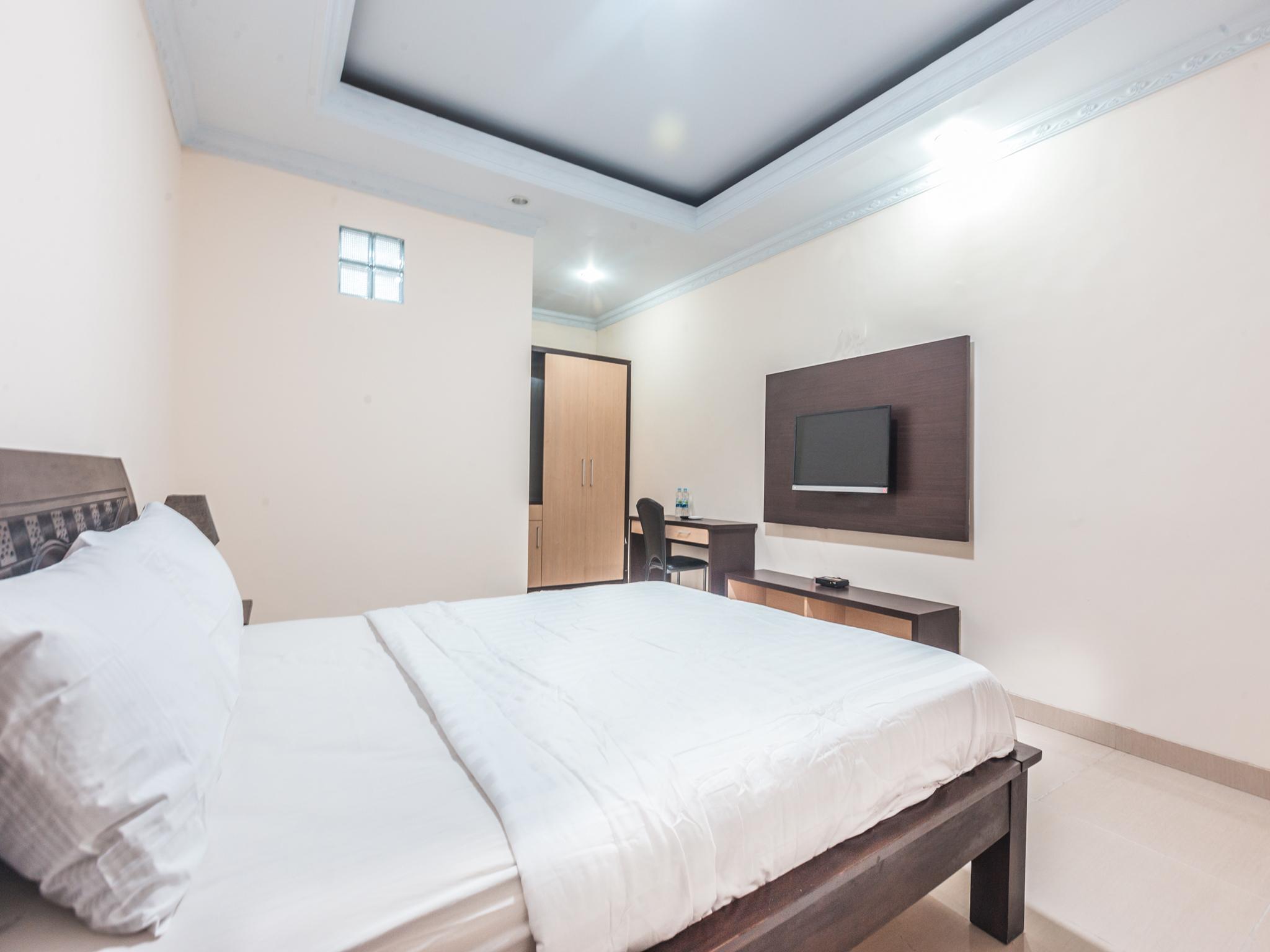 ג'קרטה Oyo 1667 Wisma Lux Barkah מראה חיצוני תמונה