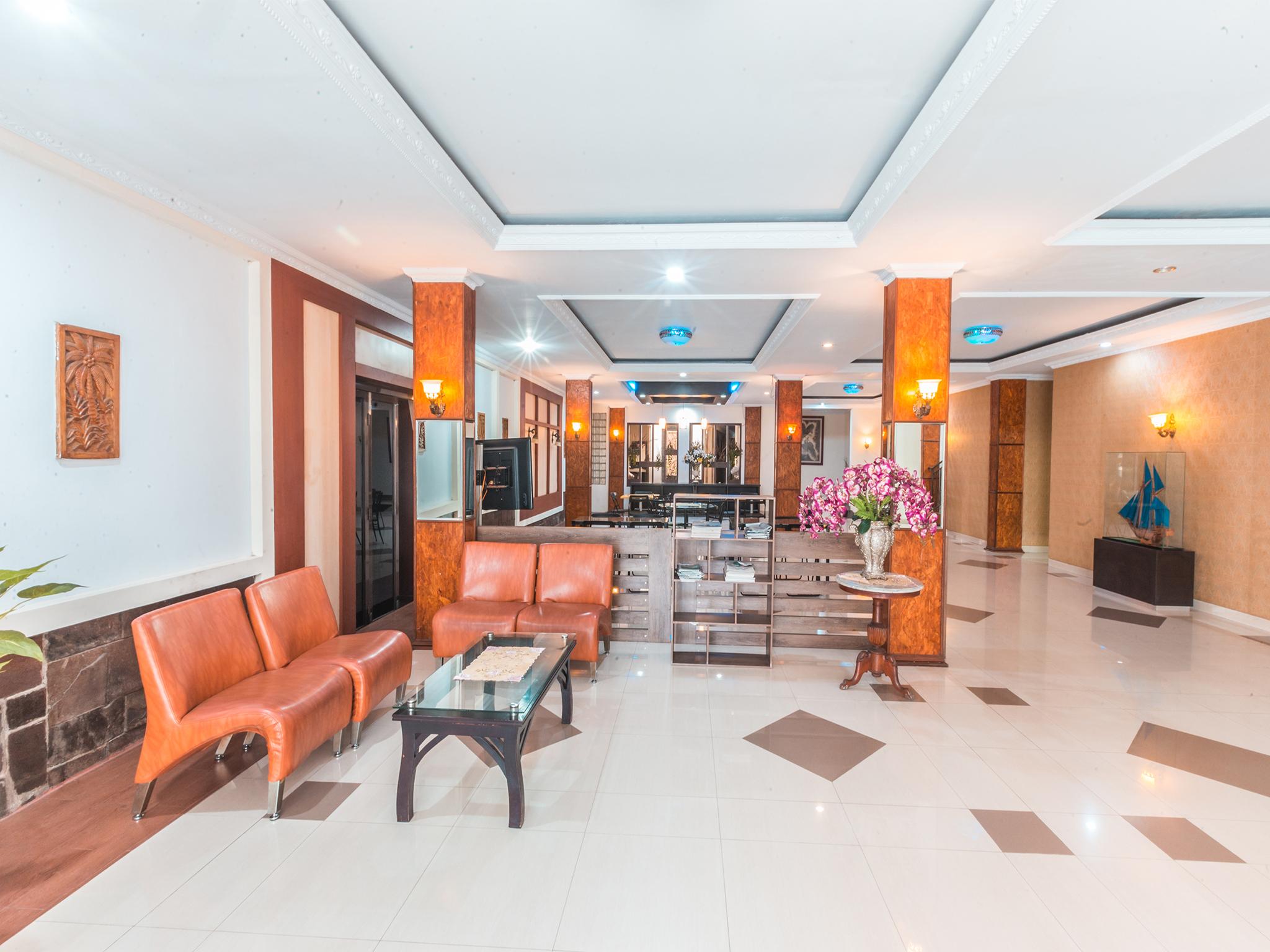ג'קרטה Oyo 1667 Wisma Lux Barkah מראה חיצוני תמונה