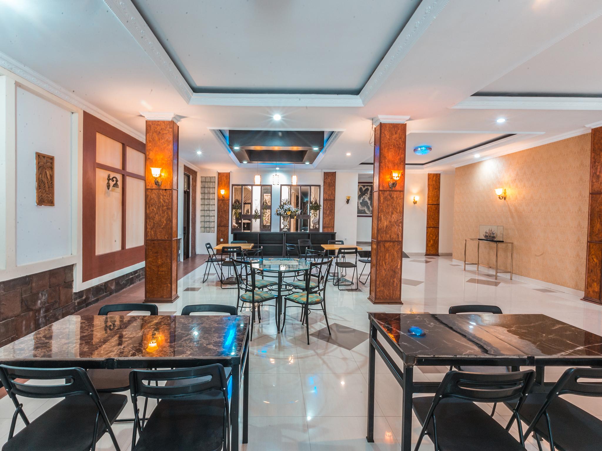ג'קרטה Oyo 1667 Wisma Lux Barkah מראה חיצוני תמונה