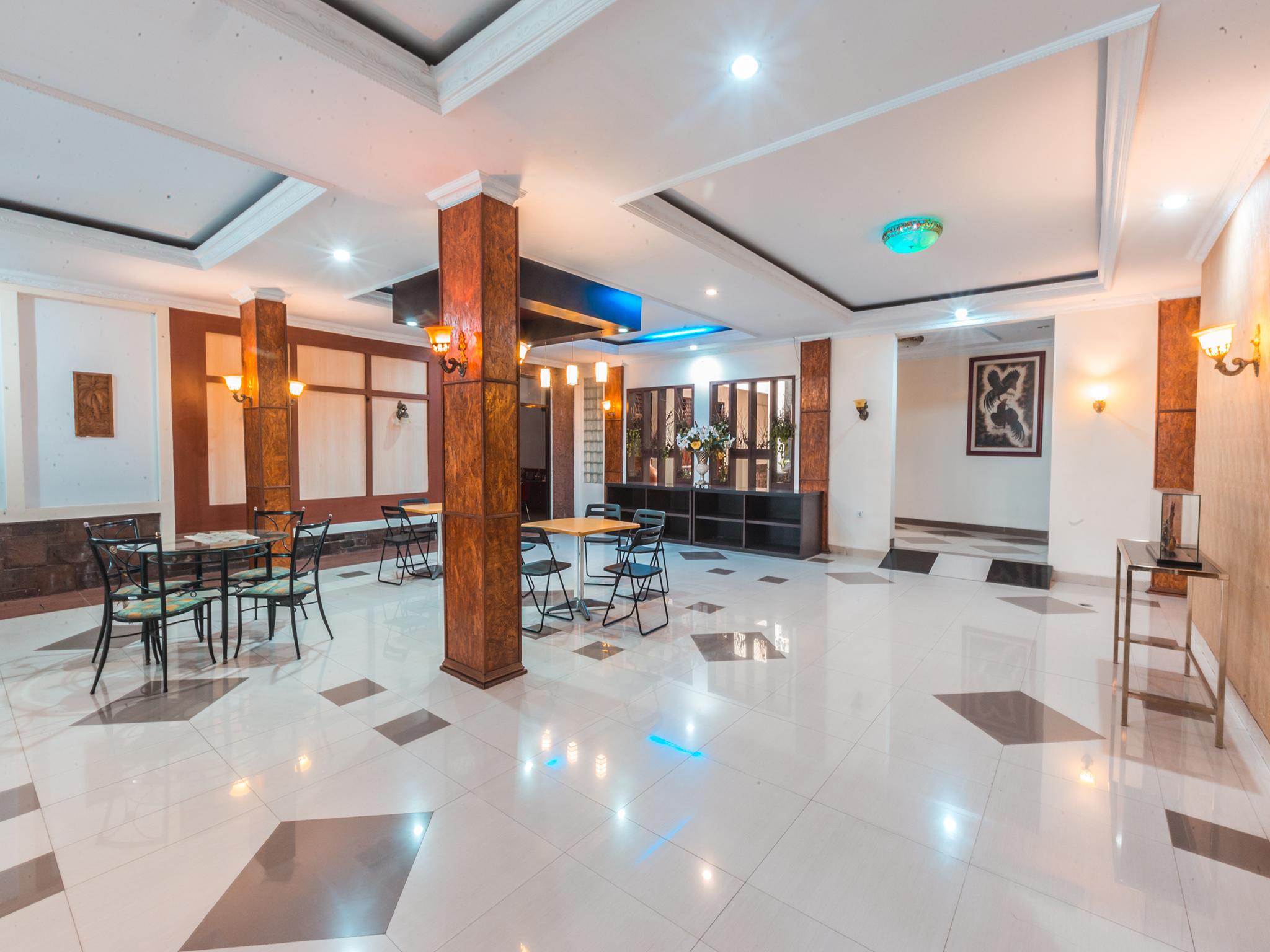 ג'קרטה Oyo 1667 Wisma Lux Barkah מראה חיצוני תמונה