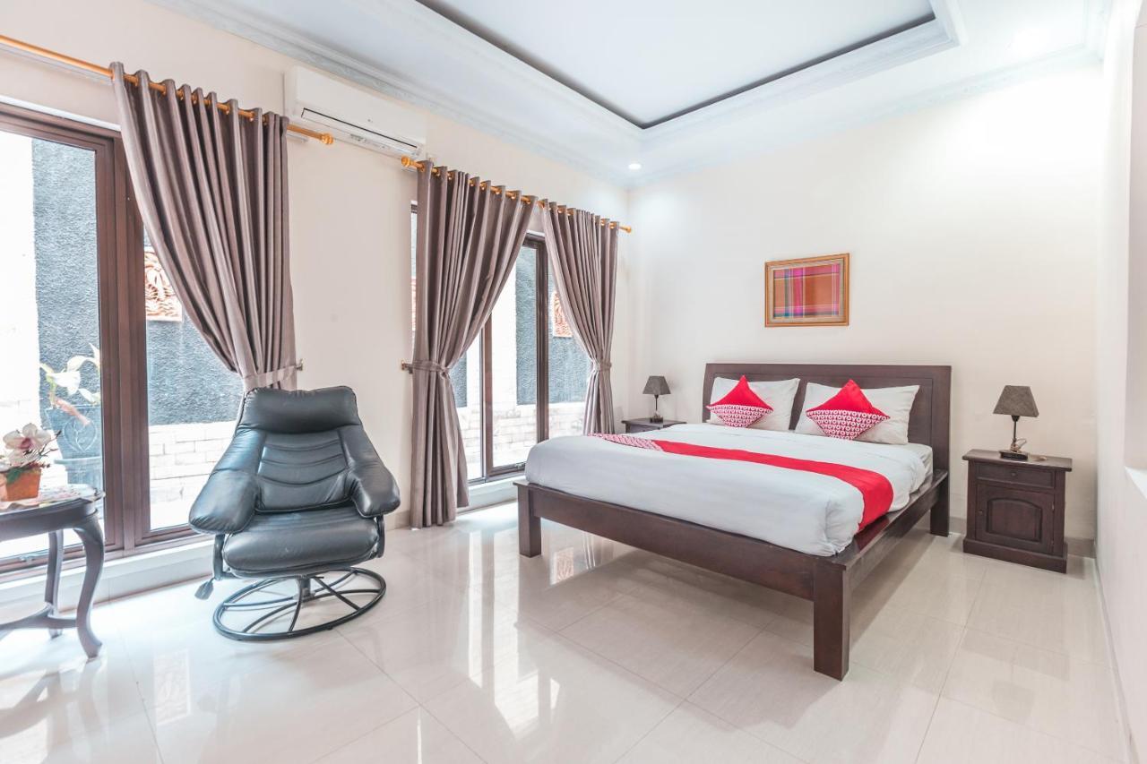 ג'קרטה Oyo 1667 Wisma Lux Barkah מראה חיצוני תמונה