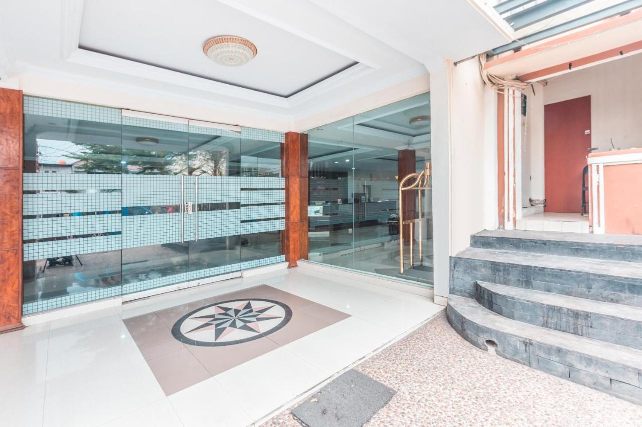 ג'קרטה Oyo 1667 Wisma Lux Barkah מראה חיצוני תמונה